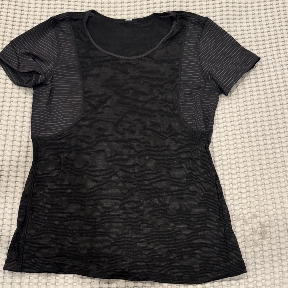 Lululemon Black Camouflage Top